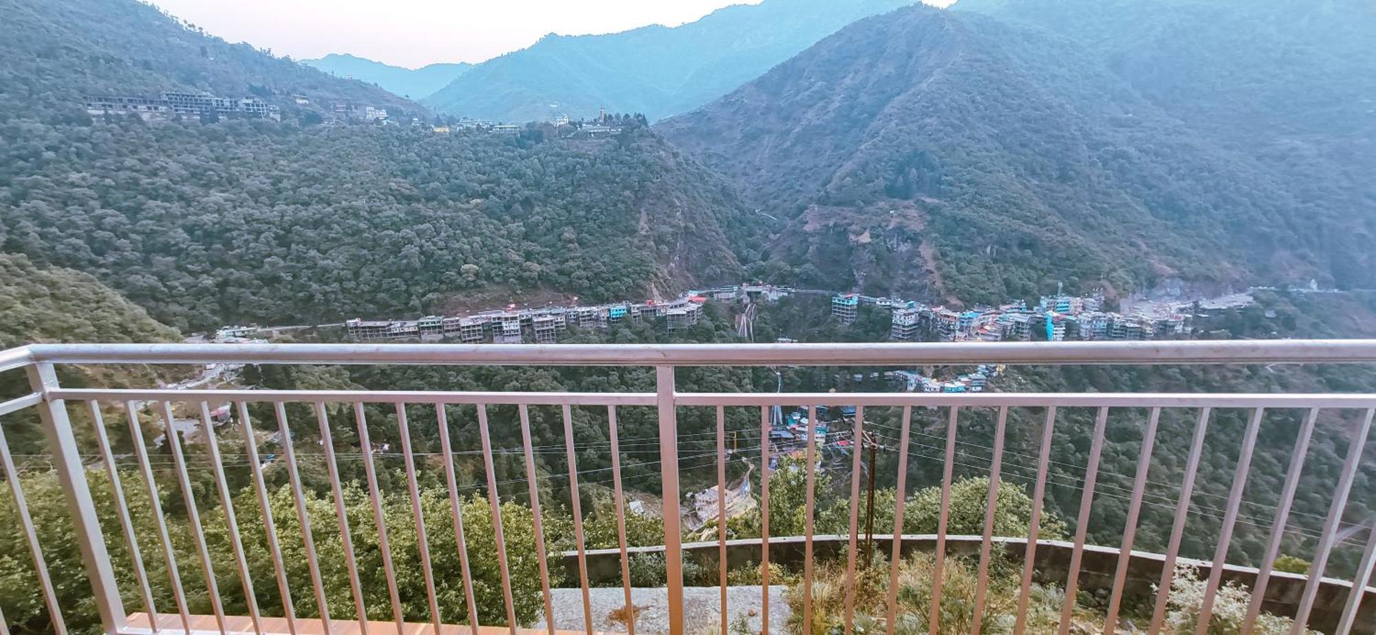 Queens Hill By Edge Mussoorie Exterior photo