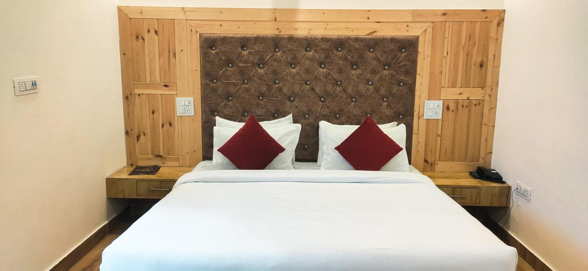 Queens Hill By Edge Mussoorie Exterior photo